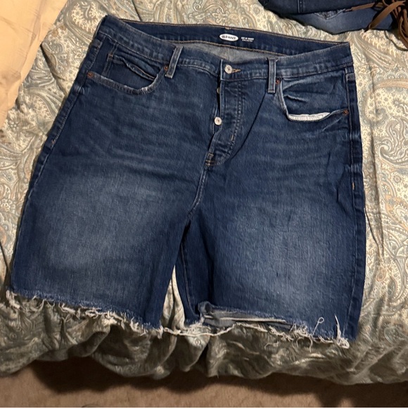 Old Navy Dark Blue Jean Shorts - Picture 1 of 5